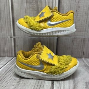 Nike Youth Size 9 Star Runner 2 Fast & Furry Yellow & White